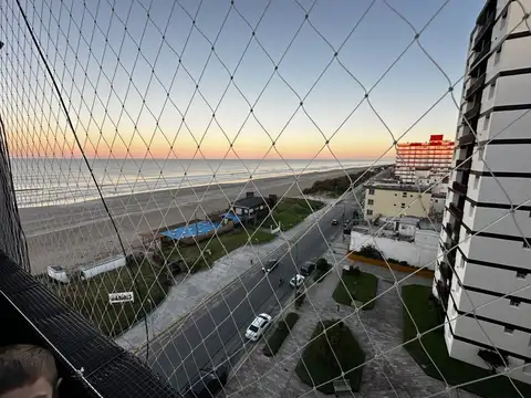 3 AMBIENTES - FRENTE AL MAR + 2 BALCONES