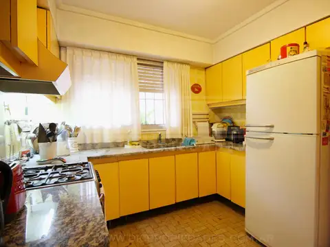 Casa 5 ambientes con 2 baños