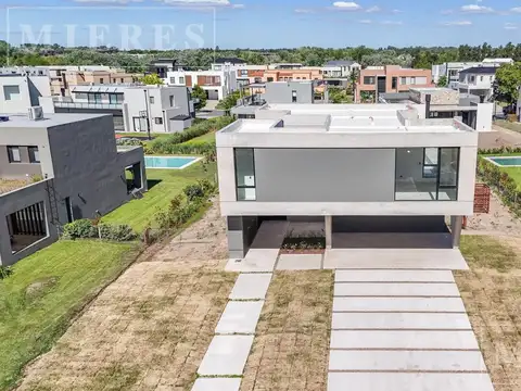 Casa en venta en La Calesa, Pilara