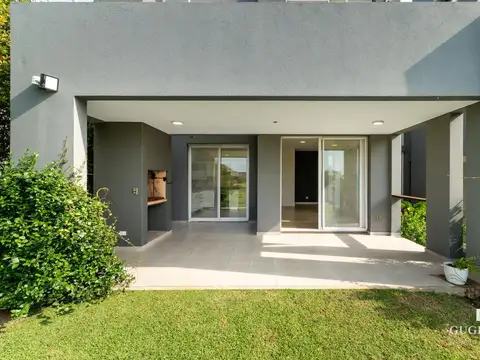 Casa con vista al golf y a la laguna