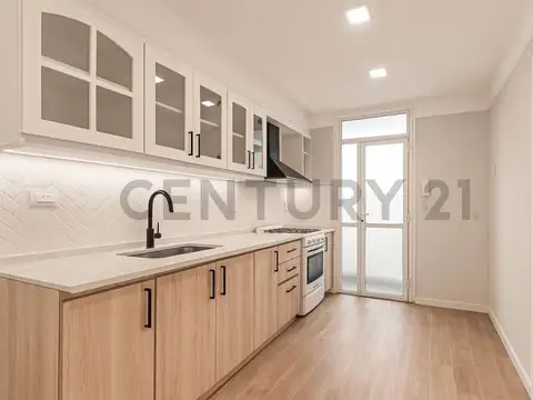 VENTA 4 AMBIENTES CON DEPENDENCIA Y BALCÓN