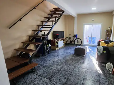 Depto Tipo Casa en Venta de 2 ambientes