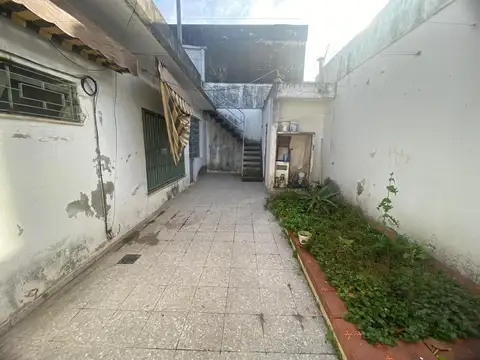 Casa de tres dormitorios y patio en Bella Vista