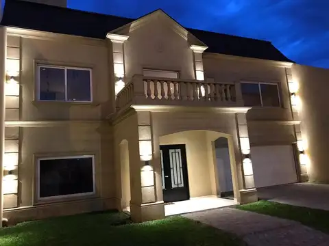 Casa en Venta de 4 dormitorios