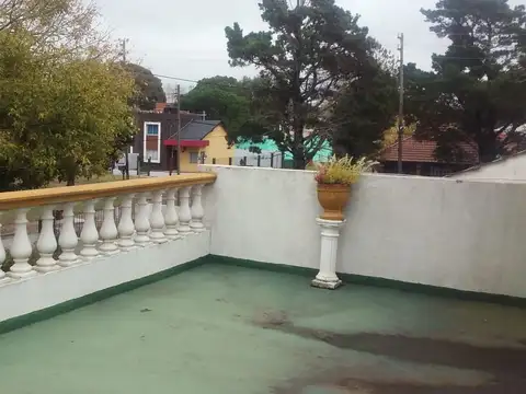 Casa 5 ambientes con 3 baños