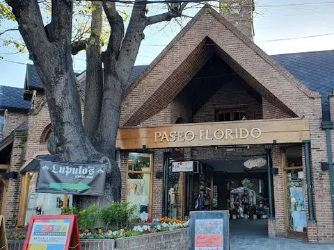 Local en Paseo Florido Hurlingham. REBAJADO 