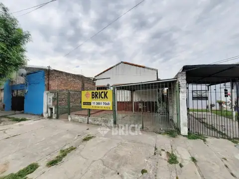 CASA EN LOTE PROPIO DE 8.66X59.95 METROS EN CASACUBERTA AL 3900 - 519 M2 ESPECT PARQUE