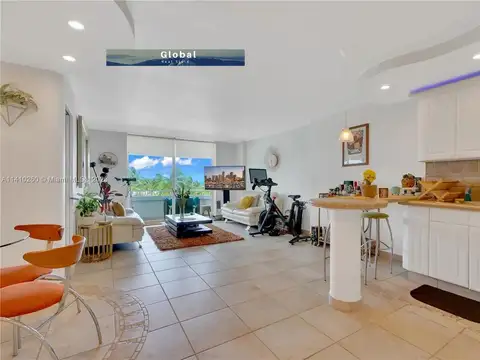 SOUTH MIAMI BEACH, FL USA