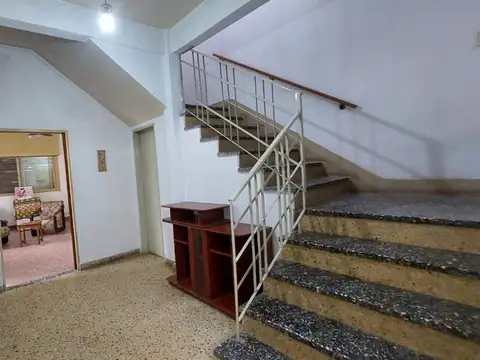 Depto Tipo Casa 4 ambientes con 2 baños
