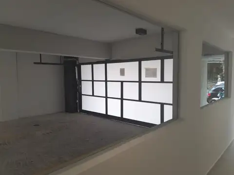 Cochera cubierta  en venta en Mataderos