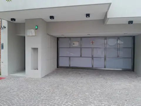 Cochera cubierta  en venta en Mataderos