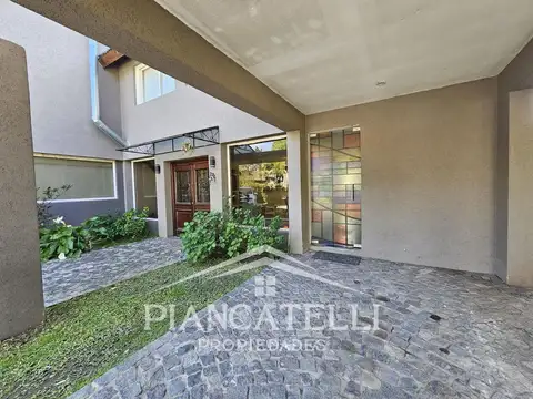 Casa con 4 Dormitorios en Country club "Las Lajas"