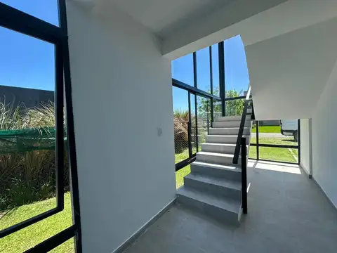 Casa en Venta en El Cantón - Barrio Islas, USD 320.000
