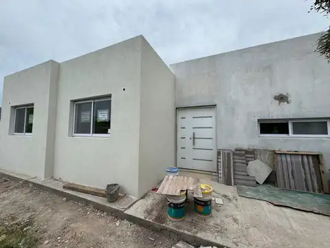 VENTA CASA 4 AMB. - B. SAN RAMON - PILAR DEL ESTE