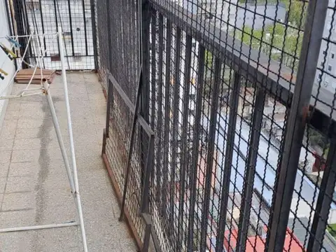 4 amb Balcón CFTE. 3baños- Baja Expensa- Av Rivadavia al 7100- Vigilancia Calef. Whatsapp