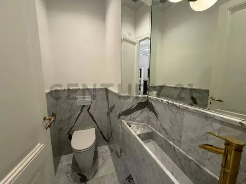 Esmeralda 1300, Piso 0