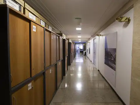 Oficina 5 ambientes con 2 baños