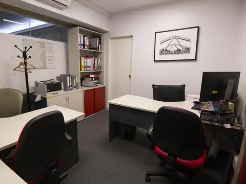 Oficina en Venta con 3 cocheras