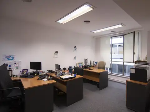 Oficina en Venta 85 años