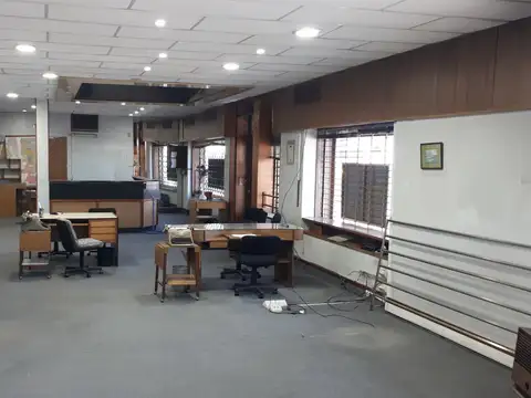 Local en Alquiler Via Púb.