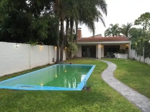 Casa 4 ambientes con 3 baños