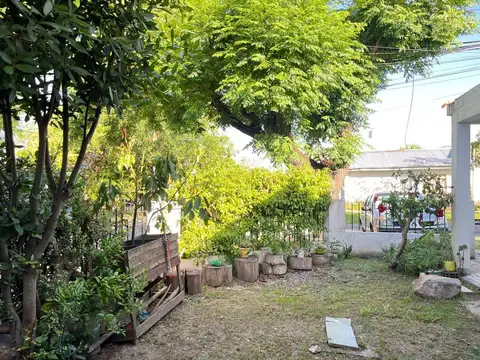 Casa en Venta con 4 cocheras