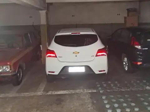 Venta cochera en Flores