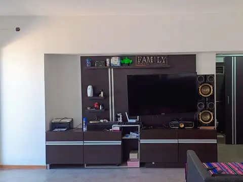 Casa 7 ambientes con 2 baños