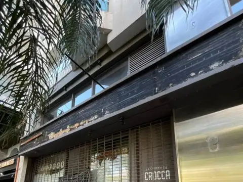 V.LURO. R.L.FALCON Y CORVALAN. 2 LOCALES JUNTOS O SEPARADOS.