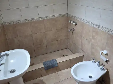 Depto Tipo Casa en Alquiler de 2 dormitorios