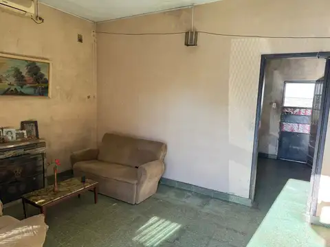 CASA 3 AMBIENTES con cochera Ituzaingo