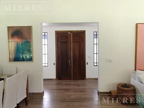 Casa 5 ambientes con 3 baños