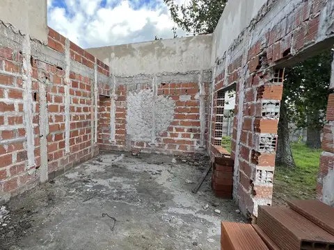 Casa 2 ambientes con 1 baño