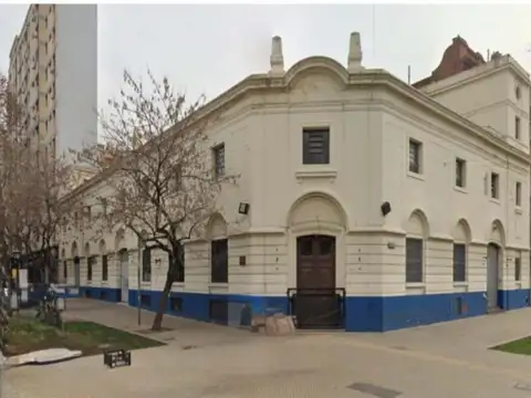 Alquiler Edificio Comercial de Oficinas y Deposito en San Telmo - Monserrat