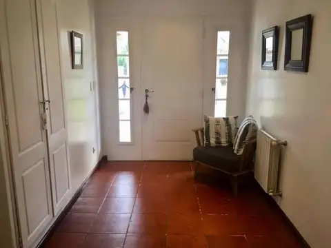 Casa 6 ambientes con 3 baños