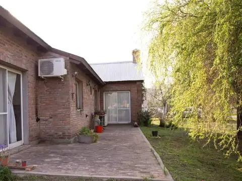 Casa 8 ambientes con 3 baños