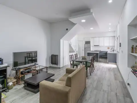VENTA - Casa con 4 dormitorios y galpón - Barrio España y Hospitales, Rosario.