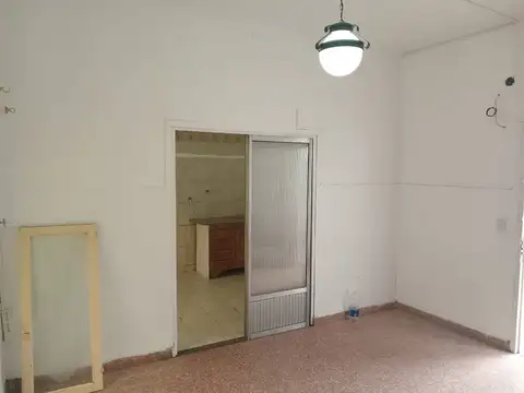 Depto Tipo Casa en Alquiler en Sarandi, $ 600.000