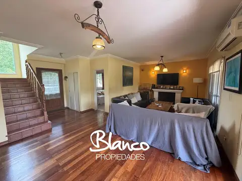 Casa 5 ambientes con 3 baños