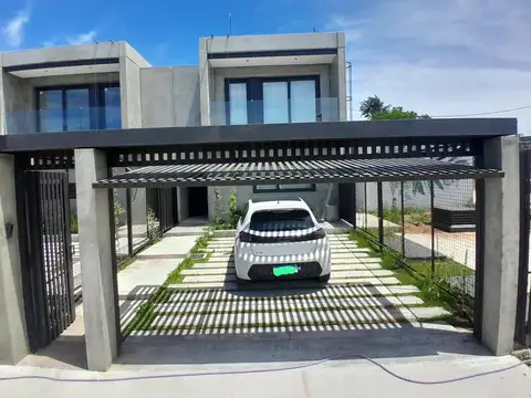 Casa en alquiler - 3 Dormitorios 2 Baños - Gorina