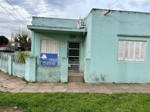 Casa de 4 ambientes en Pompeya, Merlo