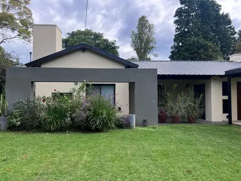 Casa Chalet  en Venta en San Carlos Country Club, Pablo Nogues, Malvinas Argentinas