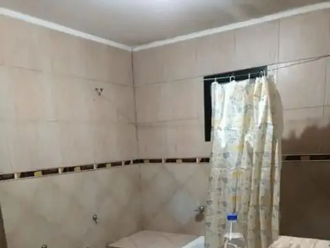 Venta casa 7 ambientes, escucho ofertas!