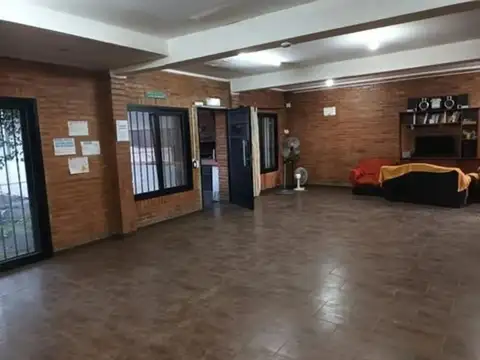 Casa 7 ambientes con 3 baños