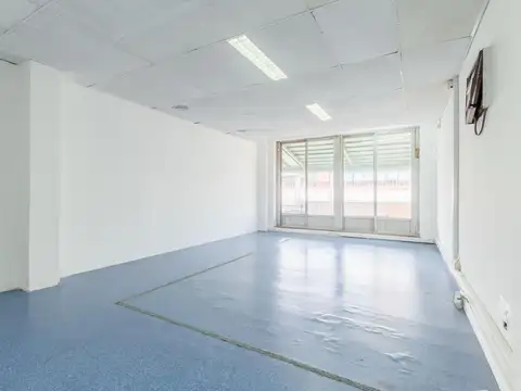Oficina 4 ambientes con 1 baño