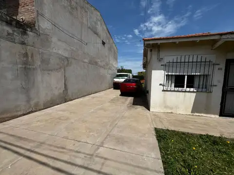 Casa en Venta con 1 cochera