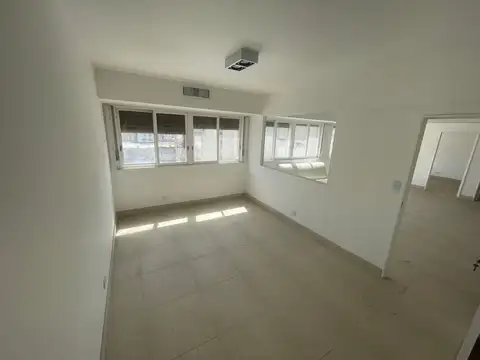 Oficina en Alquiler con 1 cochera