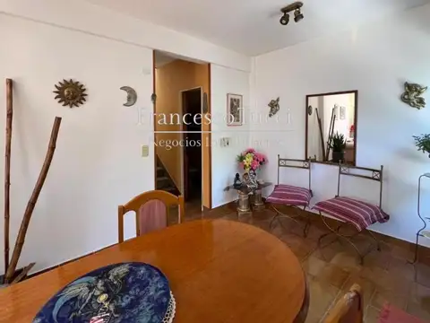 Depto Tipo Casa en Venta con 1 cocheras