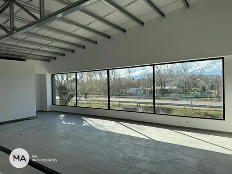 Local 255 m2 sobre Ruta 9 - Colectora 5400 - Funes | Venta