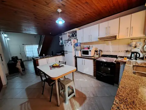 CHALET EN MORON SUR. VENTA